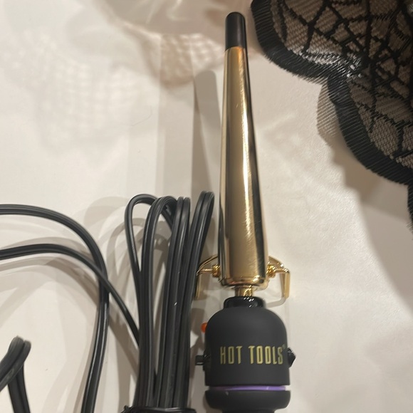 NWOT HOT TOOLS CURLING IRON - Picture 4 of 5